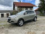 Hyundai ix35 2.0 4WD 163PS AHK TÜV/SERVICE-NEU 8fach - Hyundai ix35 von privat