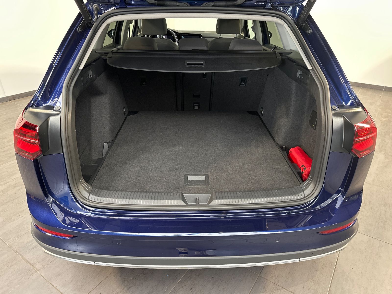 Fahrzeugabbildung Volkswagen Golf Alltrack 2.0 TDI DSG 4Motion NAV+LED+PANO