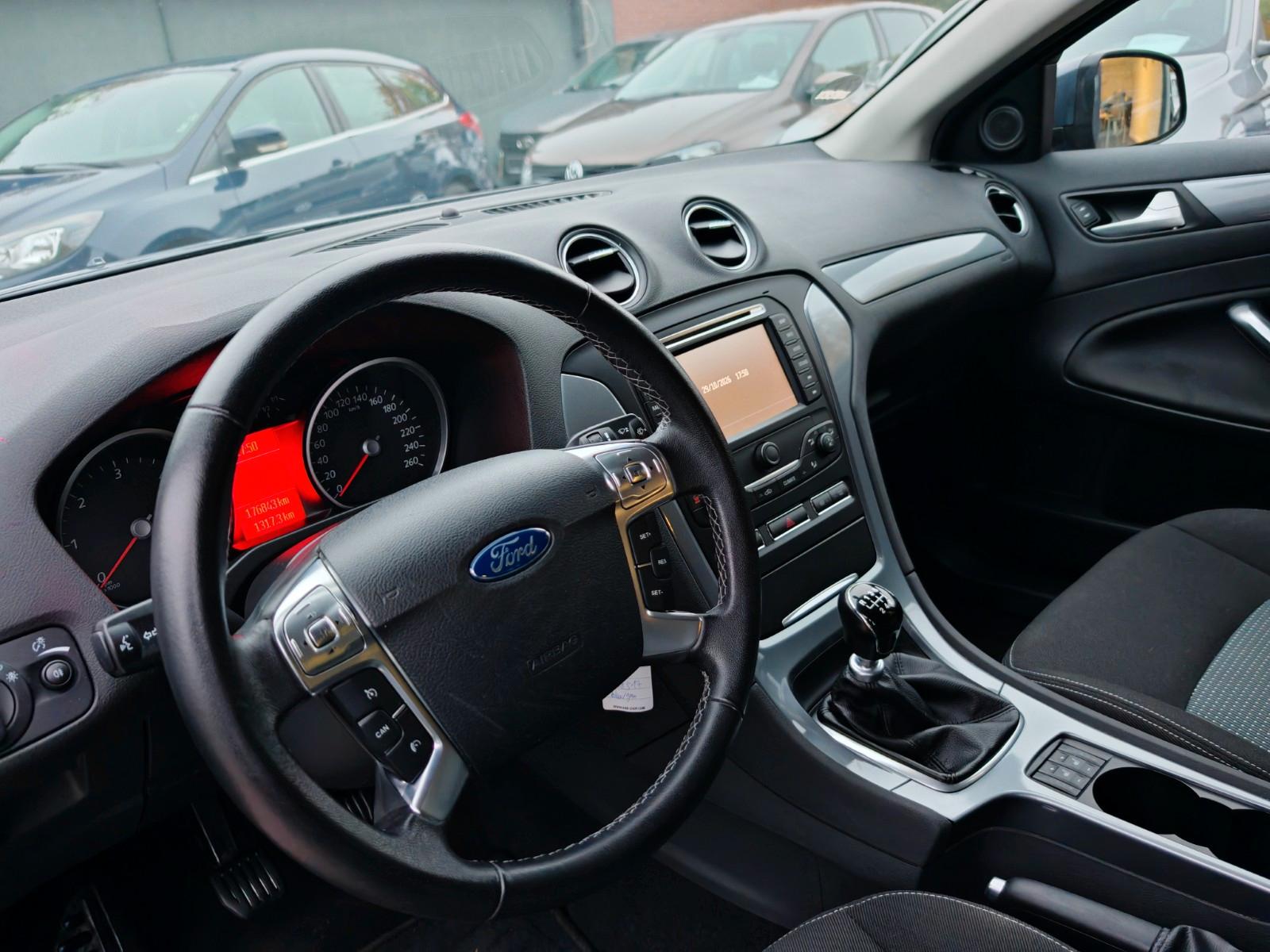 Ford Mondeo 2013 — photo 16