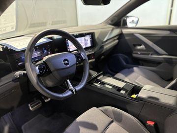 Fotografie 15 des Opel Astra Sports Tourer 1.2 Turbo Automatik GS