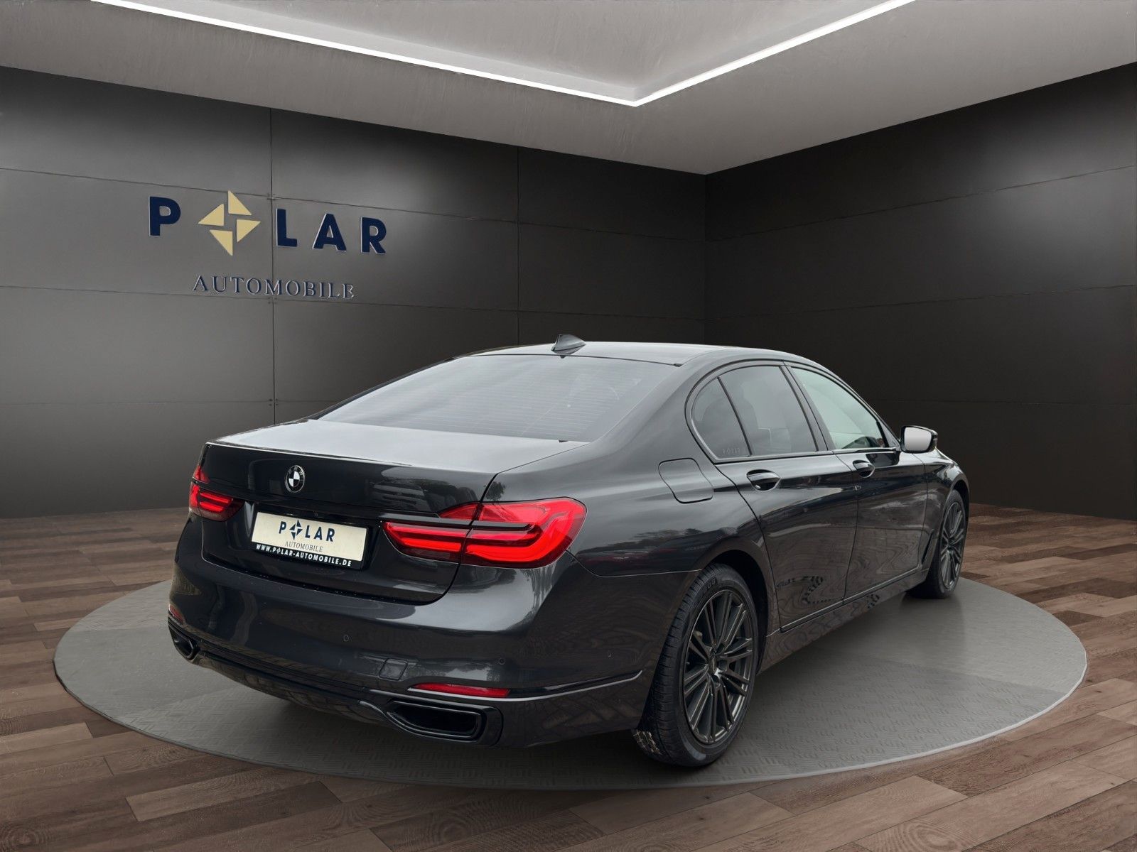 Fahrzeugabbildung BMW 750i xDrive*StHeiz*B&W*Head-Up*Schiebedach*Laser