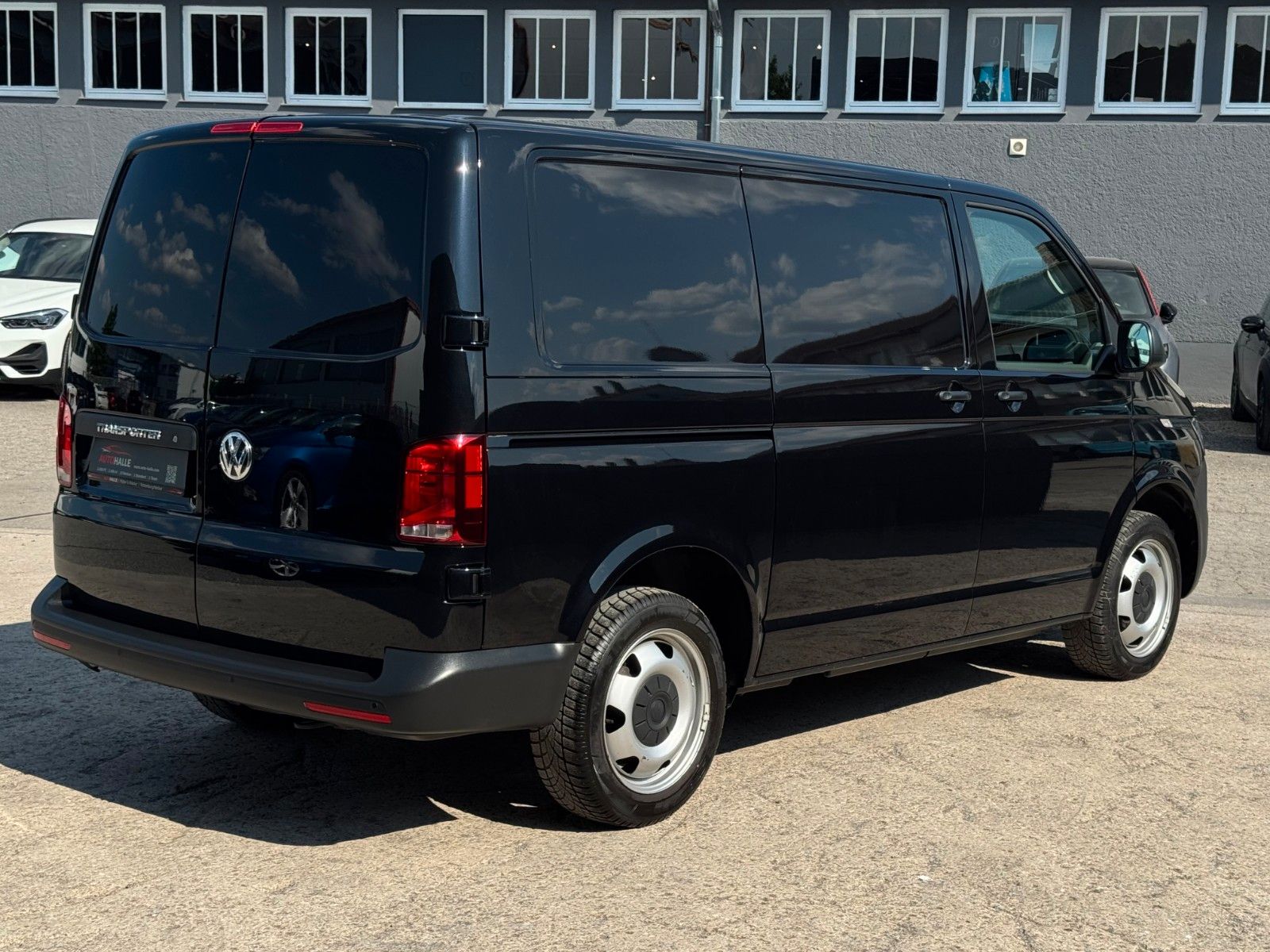 Fahrzeugabbildung Volkswagen T6.1 Transporter Kurz 2.0 TDI DSG CarPlay Navi