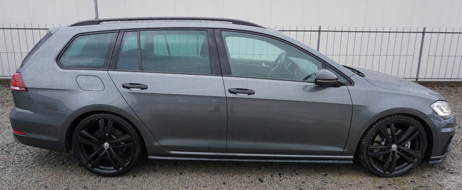 Fahrzeugabbildung Volkswagen Golf VII Variant R-line 4M,Navi,LED,SH,ACC,Kamer