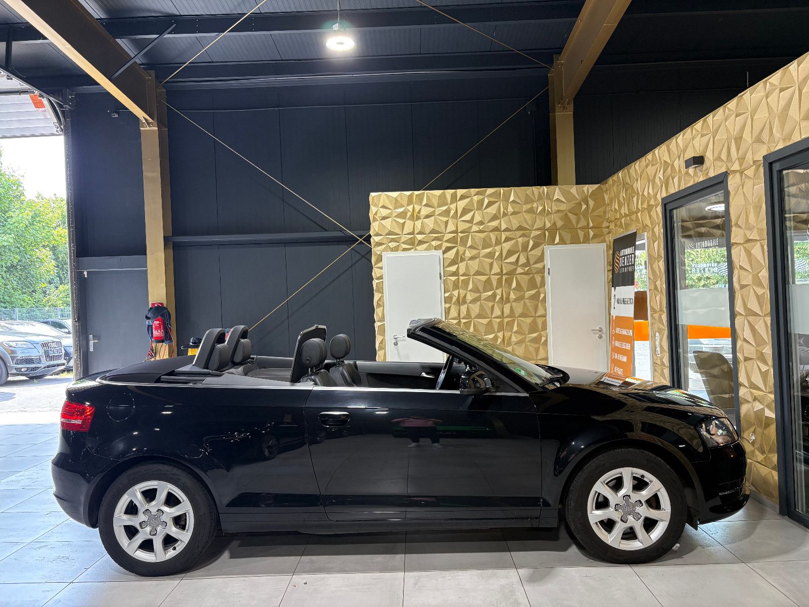 Fahrzeugabbildung Audi A3 Cabriolet Attraction/PDC/SHZ/KLIMA/ALCANTARA