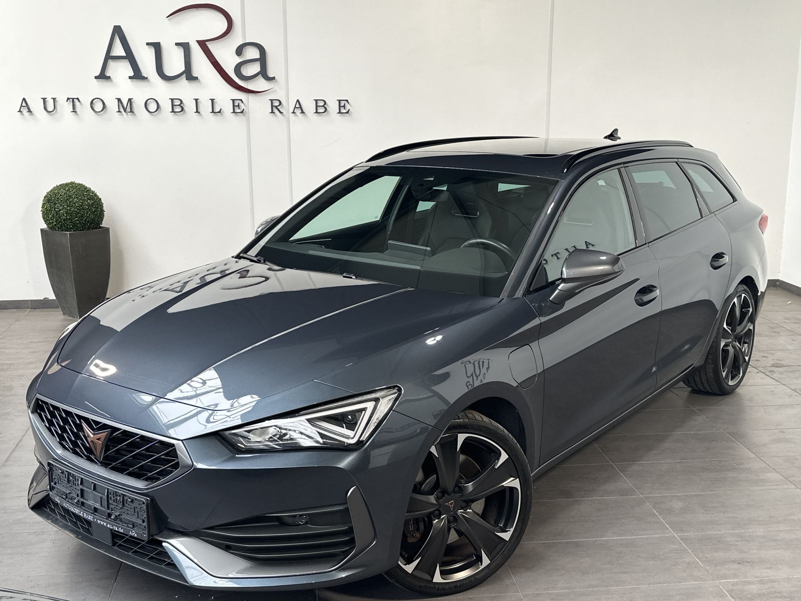 Fahrzeugabbildung CUPRA Leon SpT 1.4 TSI e-Hybrid VZ NAV+LED+ACC+PANO+SH