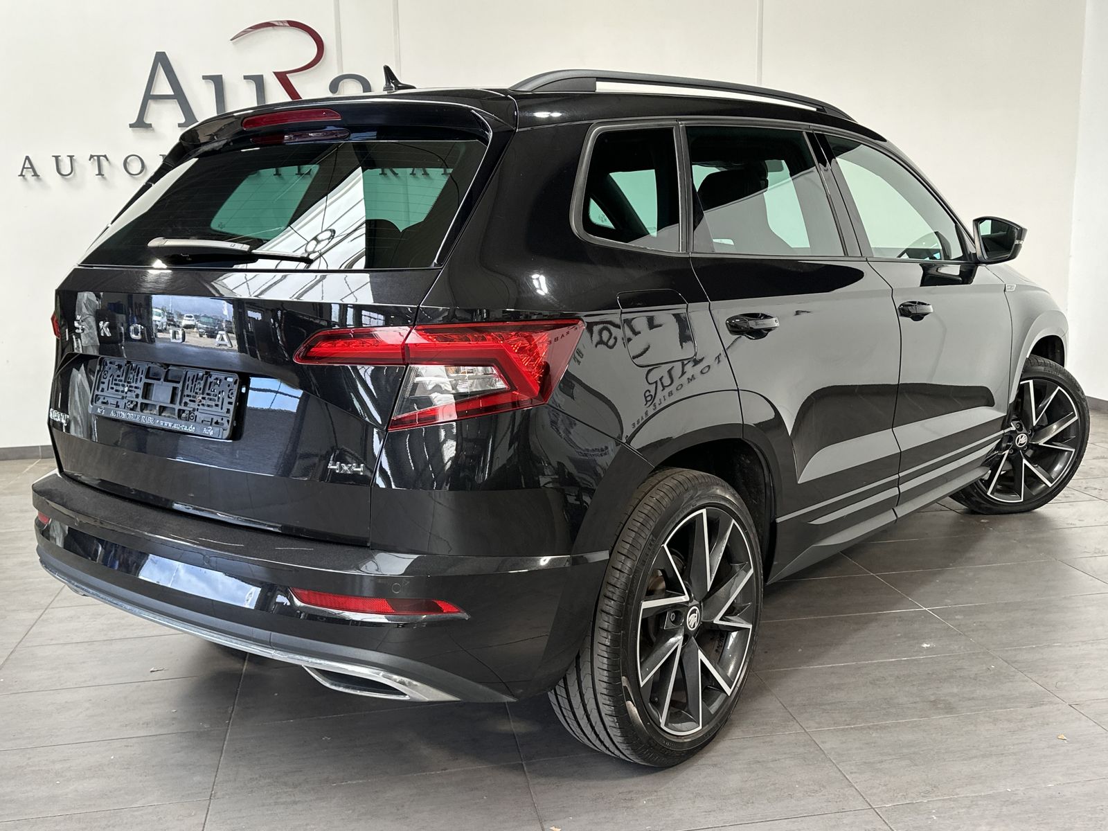Fahrzeugabbildung SKODA Karoq 2.0 TDI DSG 4x4 Sportline NAV+LED+ACC+KAM
