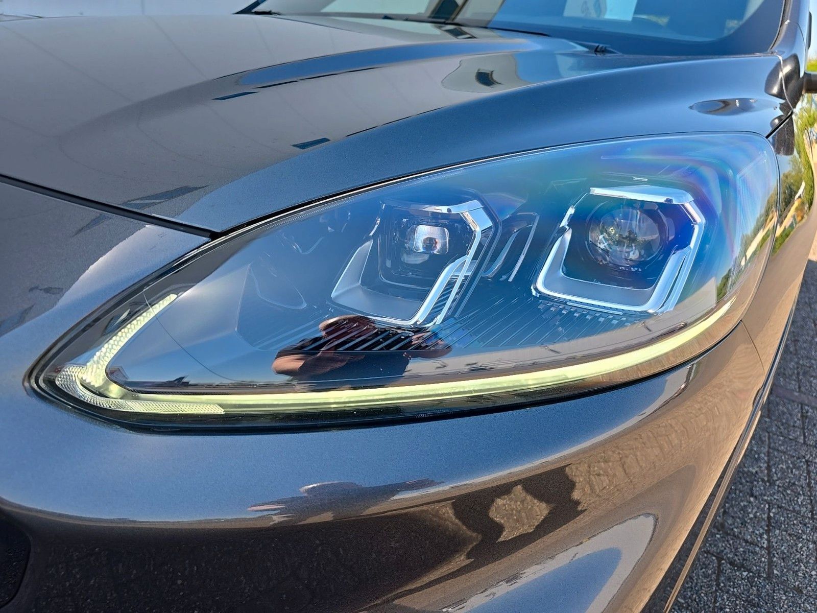 Fahrzeugabbildung Ford Kuga Plug-In Hybrid 2,5 ST-Line Navi Kamera