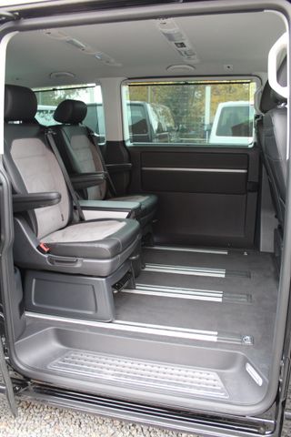 Volkswagen T6.1 Multivan Highline Black DSG 4Motion Extras!