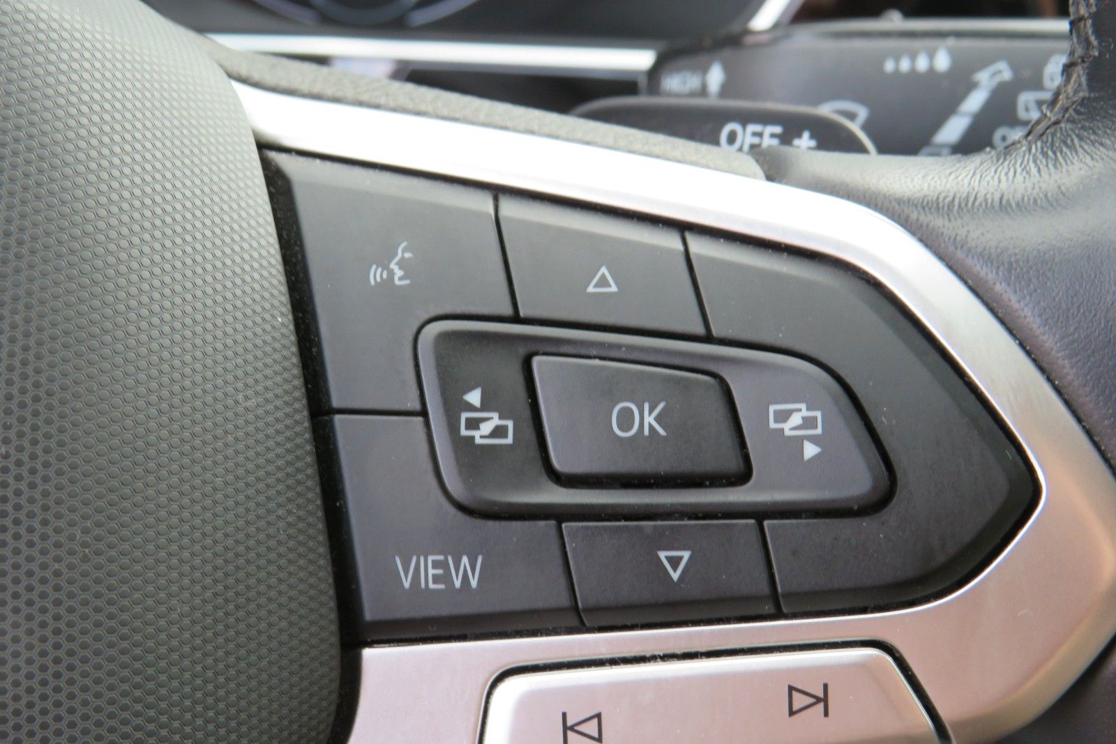 Fahrzeugabbildung Volkswagen T-Cross Highline DSG ACC NAVI AHK APP 1.HAND