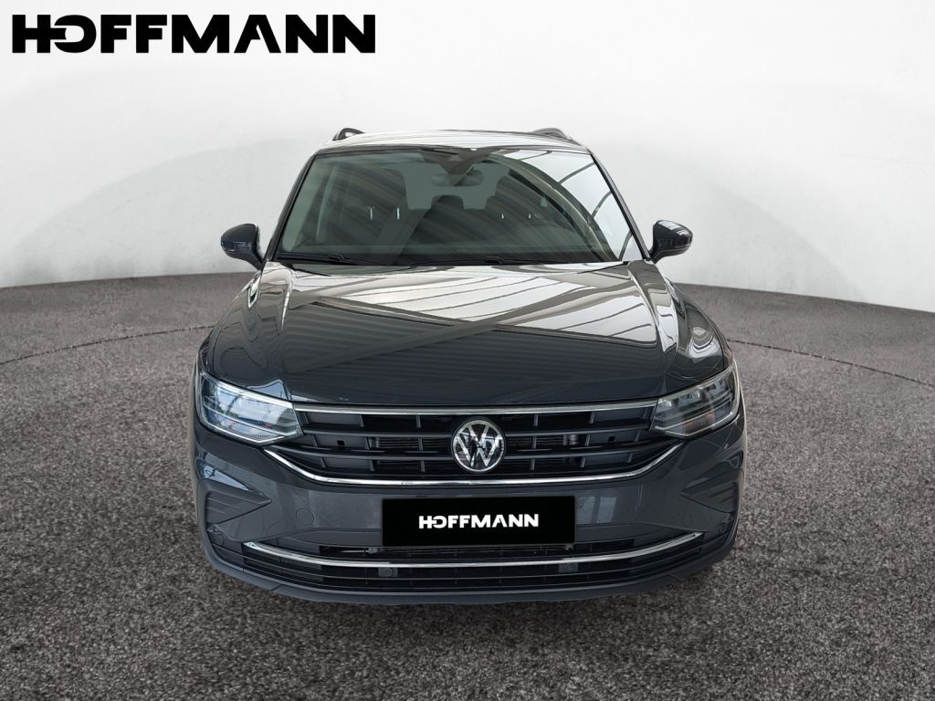 Fahrzeugabbildung Volkswagen Tiguan 1.5 TSI DSG Life AHZV Navi WR