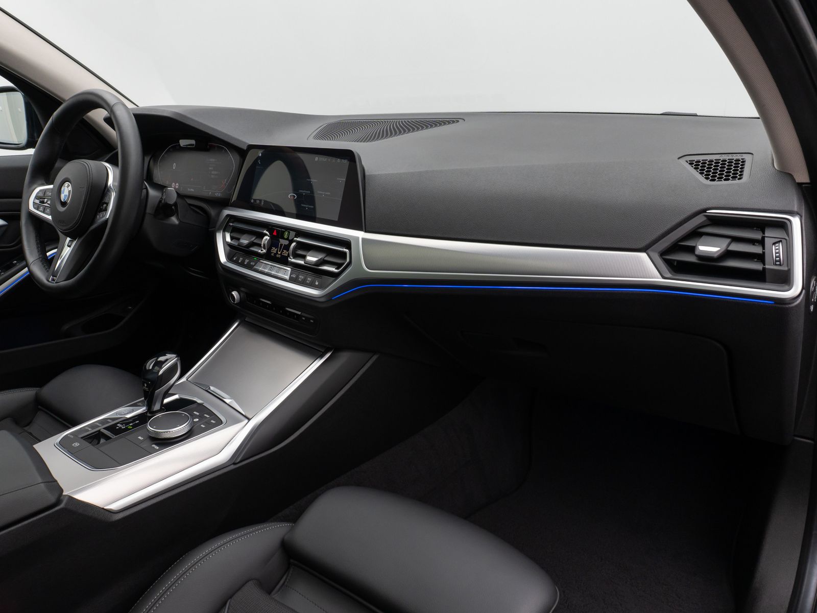 Fahrzeugabbildung BMW 320d  xD Sport Line Panorama Kamera HiFi Komfort