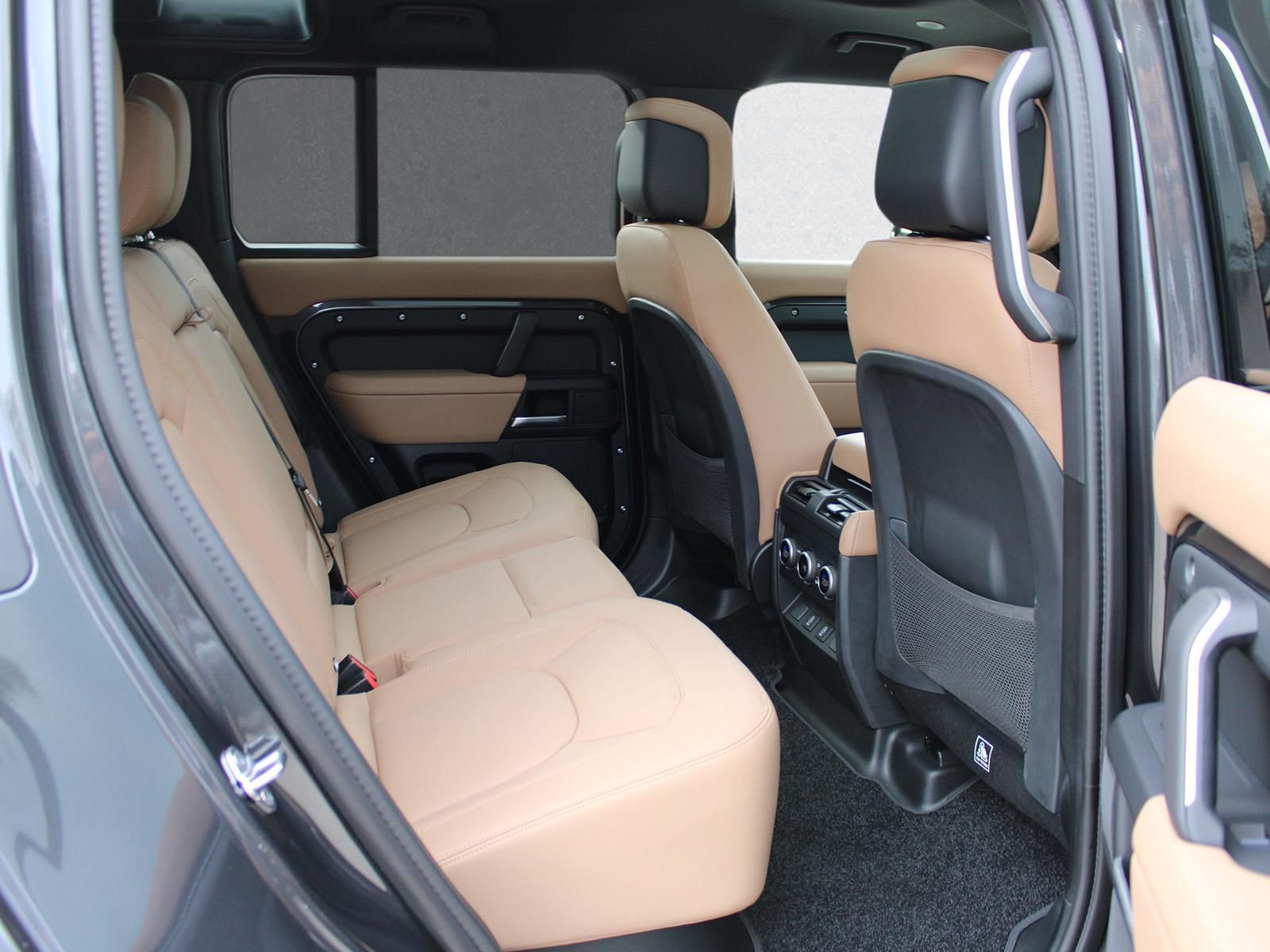 Fahrzeugabbildung Land Rover Defender 110 D350 X-Dynamic HSE