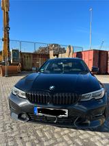 BMW 330e Sport Line PANO/ H&K/ HUD/ LASERLICHT - BMW 330 mit Hybrid-Antrieb: Head-Up Display