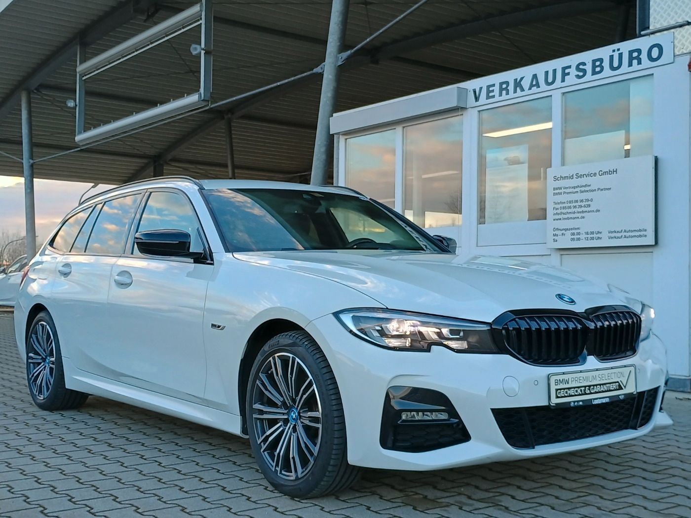 Fahrzeugabbildung BMW 320e Touring M-Sportpaket 2 JAHRE GARANTIE