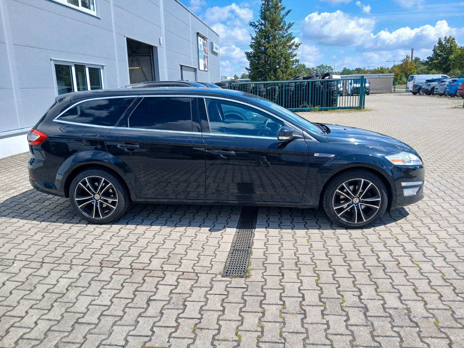 Fahrzeugabbildung Ford Mondeo Turnier Titanium