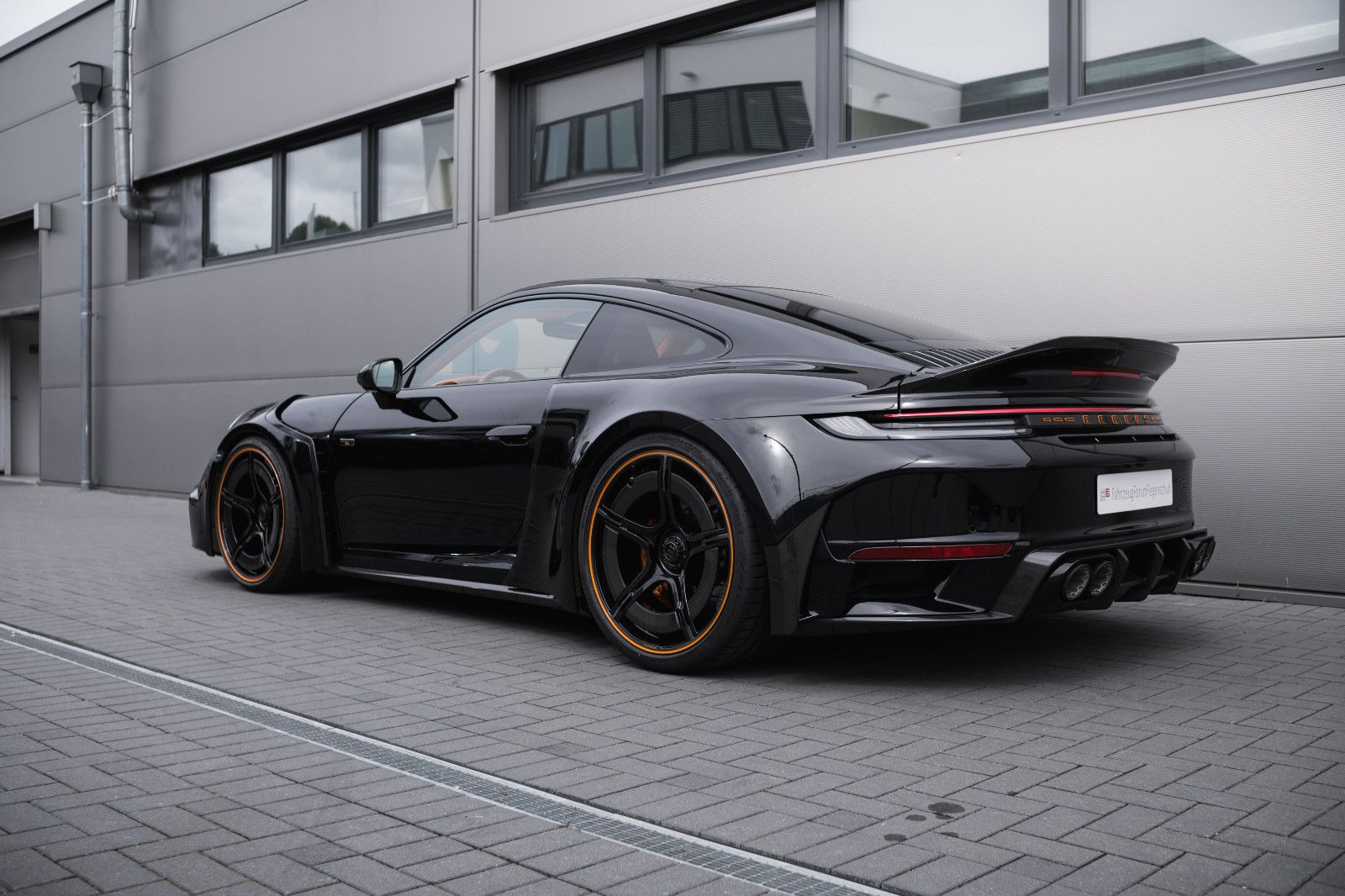 Fahrzeugabbildung Porsche 911 BRABUS ROCKET R "1 of 25"- 900 PS - VOLL