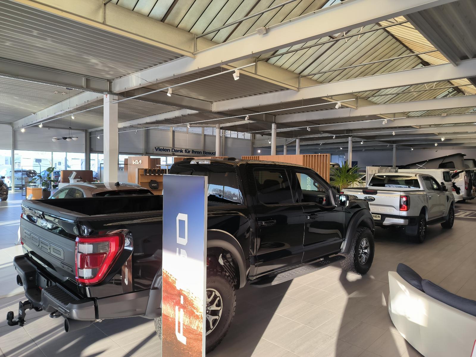 showroom-image-top