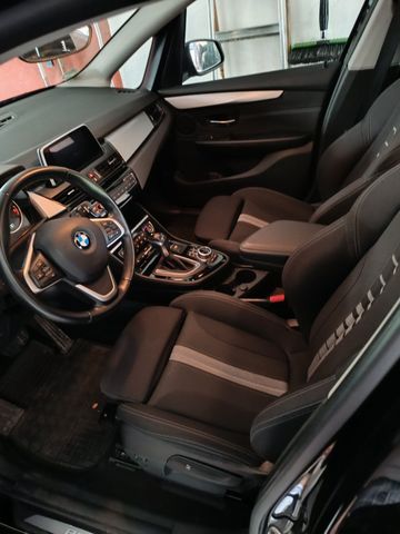 BMW BMW 225i Hybrid 