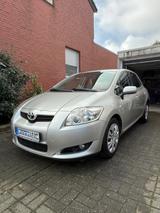 Toyota Auris 1.6 Sol/Automatik Top - Toyota Auris Sol mit Benzin-Antrieb
