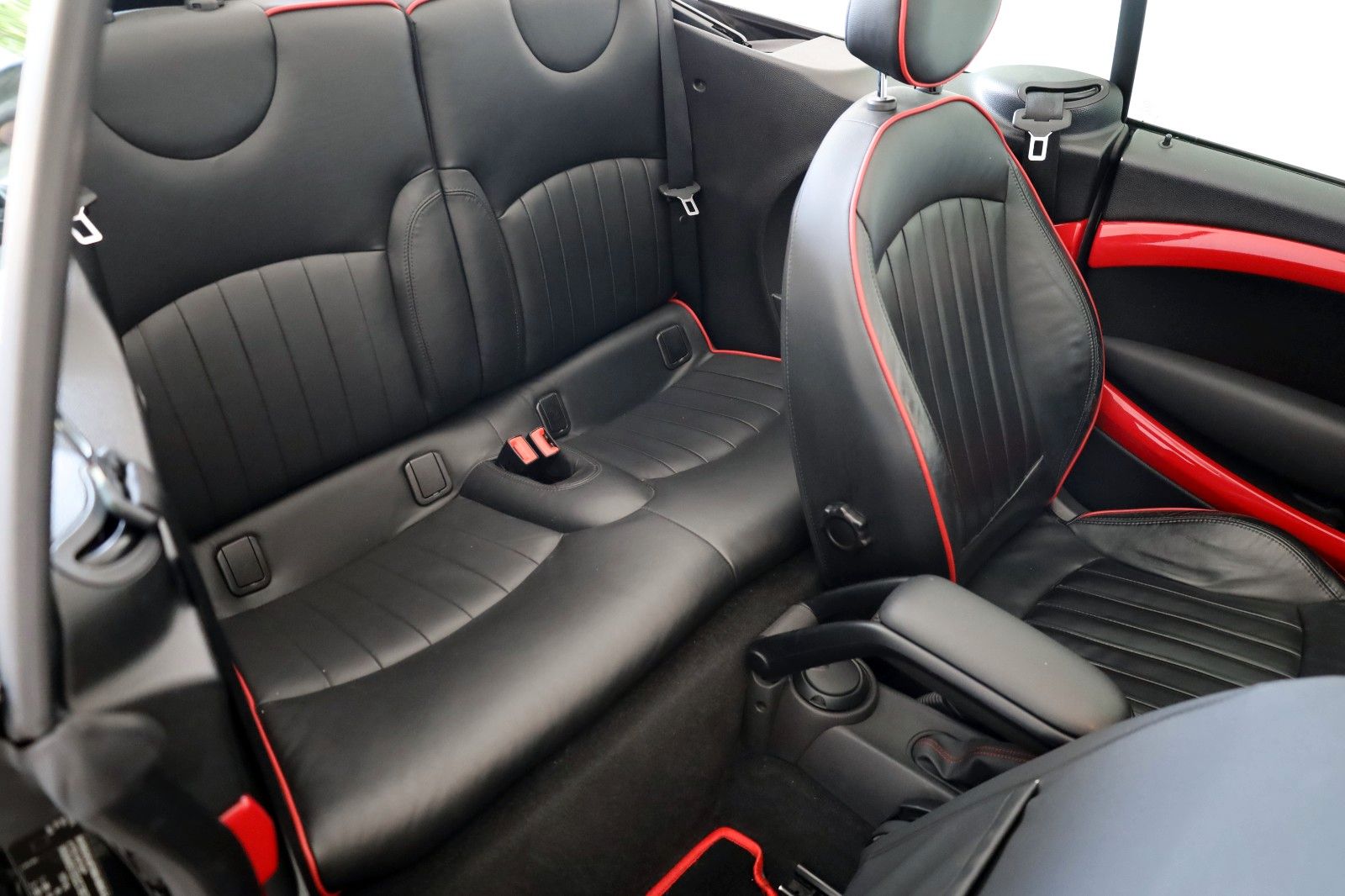 Fahrzeugabbildung MINI John Cooper Works Cabrio Chili,Wired,Leder,Navi