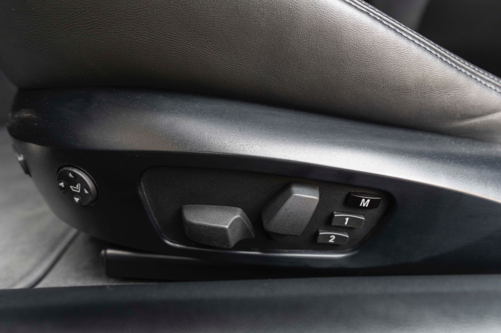 Fahrzeugabbildung BMW M3 Coupé Competition Paket CARBON AUDIO PDC NAV