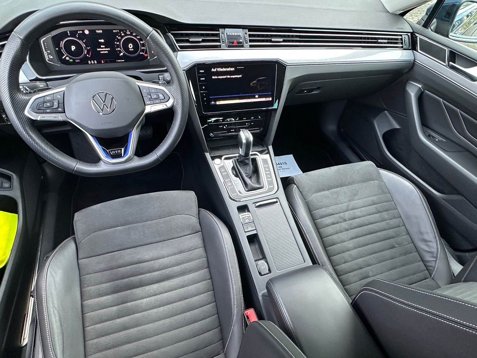 Fahrzeugabbildung Volkswagen Passat Variant 1.4 TSI DSG GTE NAV+LED+PANO+STHZ