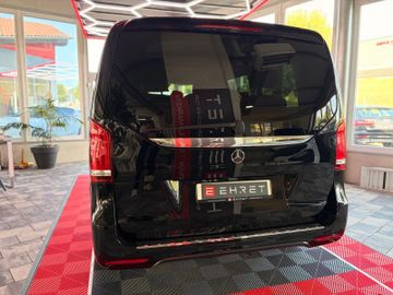 Mercedes V 220 - 5