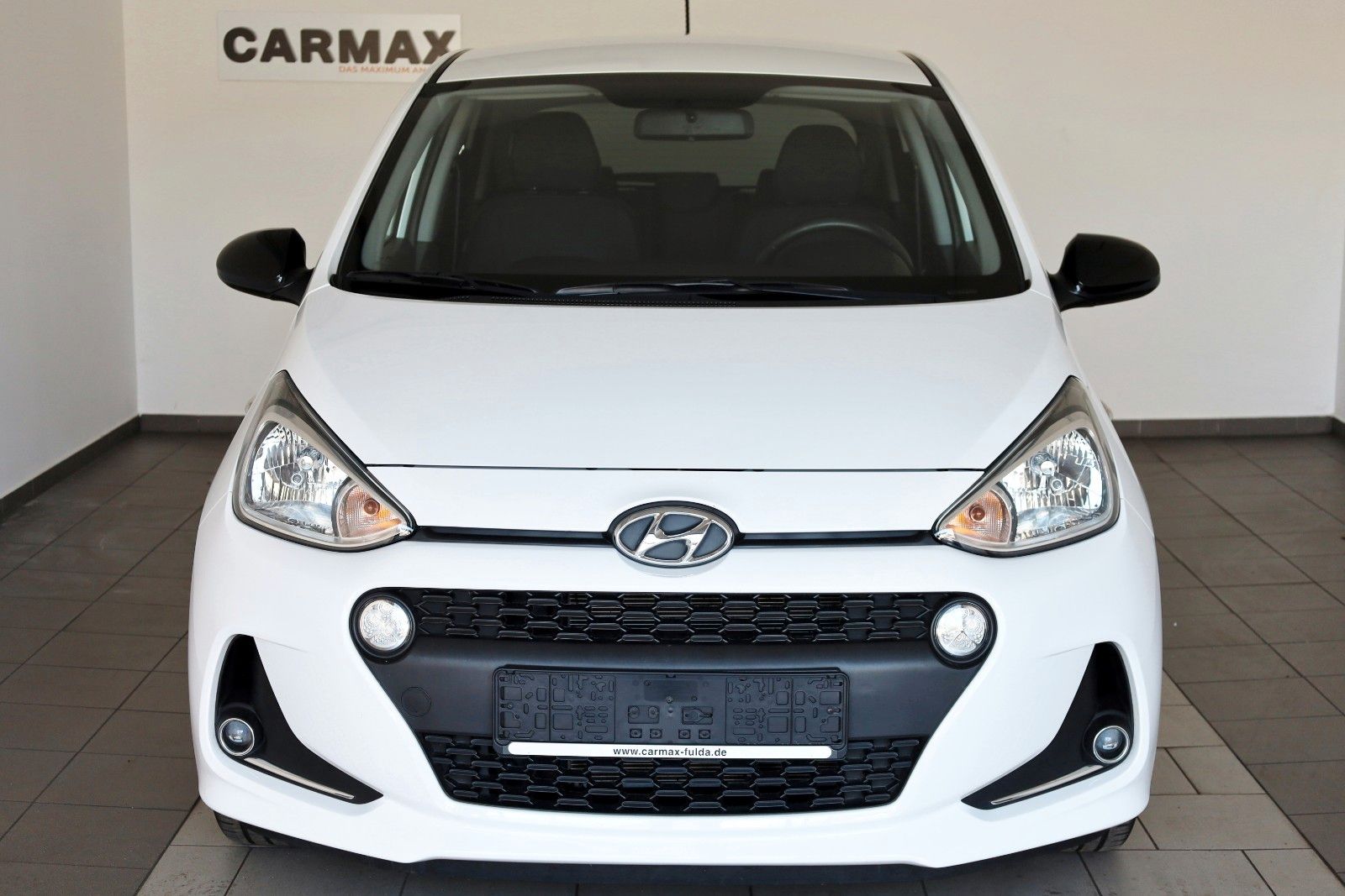 Fahrzeugabbildung Hyundai i10 YES! Plus,Autom.,Navi,SH, PDC, 8fach bereift
