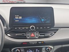 HYUNDAI i30 Advance Deluxe Navi LED ACC Klimaautom Musik
