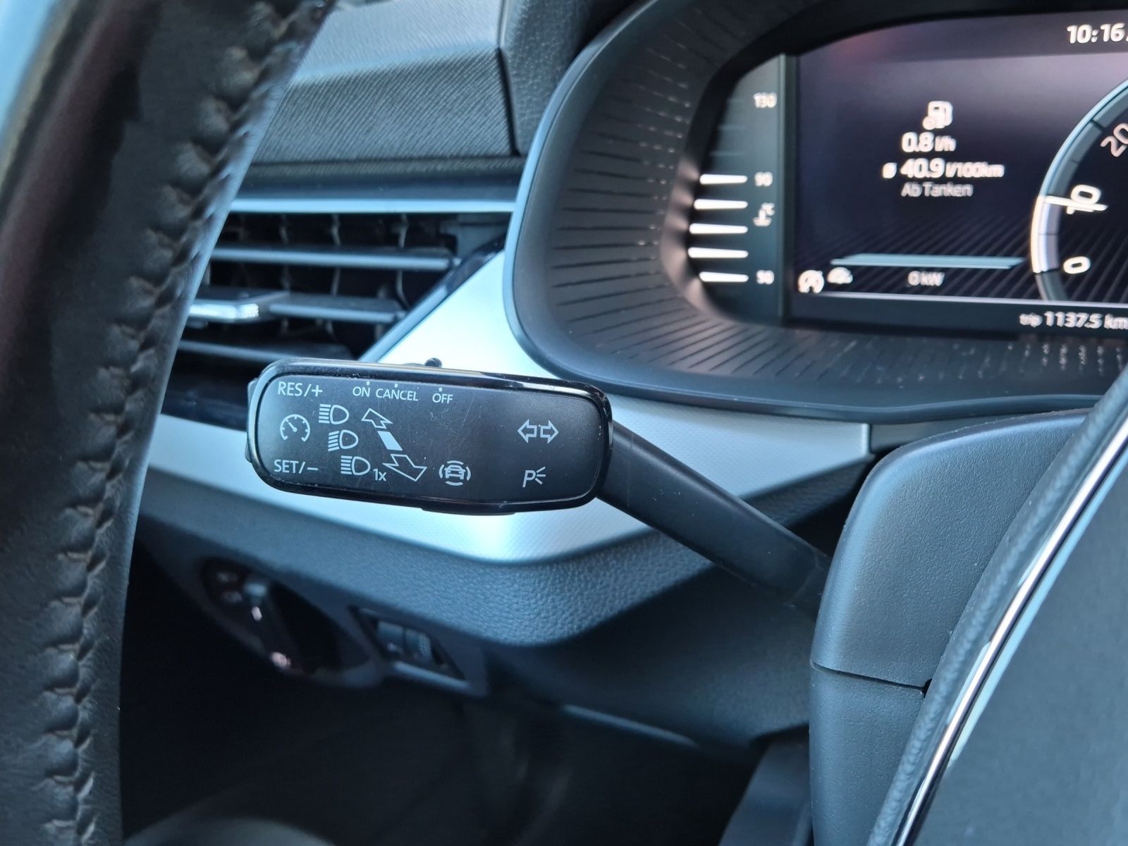 Fahrzeugabbildung SKODA Scala TSI Ambition DSG LED Navi AID GRA PDC SH L
