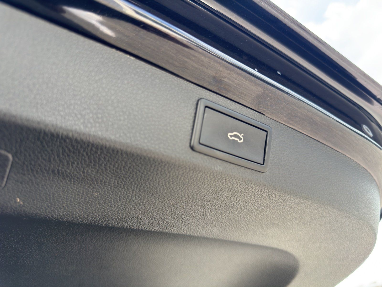 Fahrzeugabbildung SKODA Karoq 2.0 TSI Sportline 4x4/AHK/PANO/360°/ACC/