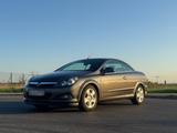 Opel Astra H Cabriolet 111 Jahre" Sondere... - Opel Astra aus 2010: Cabrio