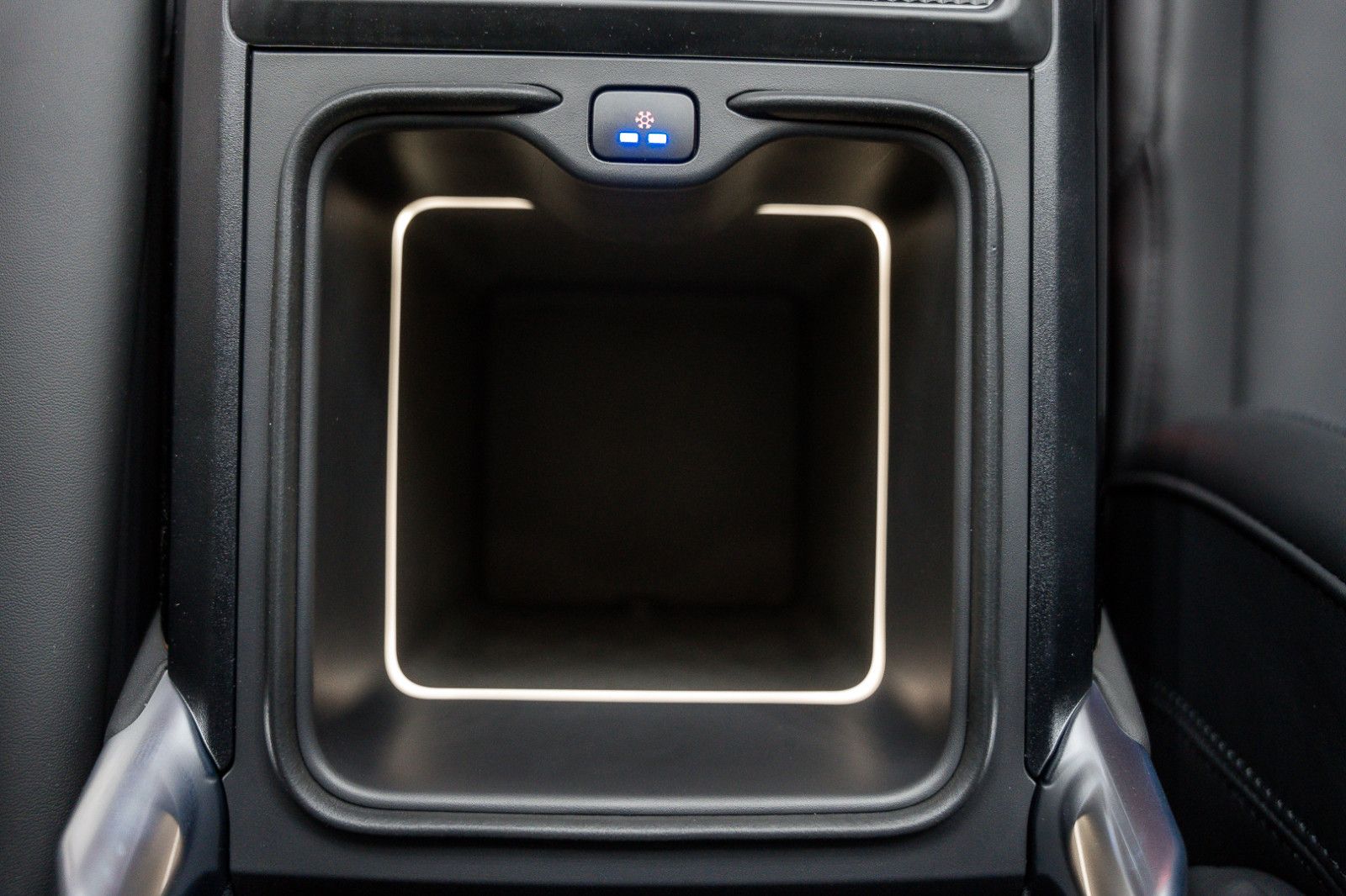 Fahrzeugabbildung Land Rover Range Rover P530 Autob. LWB Fond-TV 23''