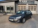 Opel Astra J Lim. 5-trg. Edition *Fahrradträger* - Opel Astra: Fahrradträger