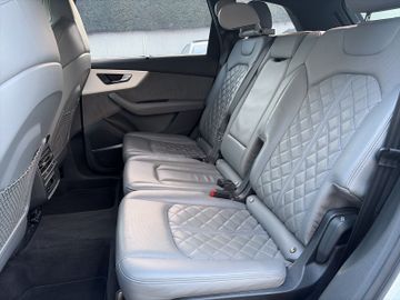 Audi Q7 - 9