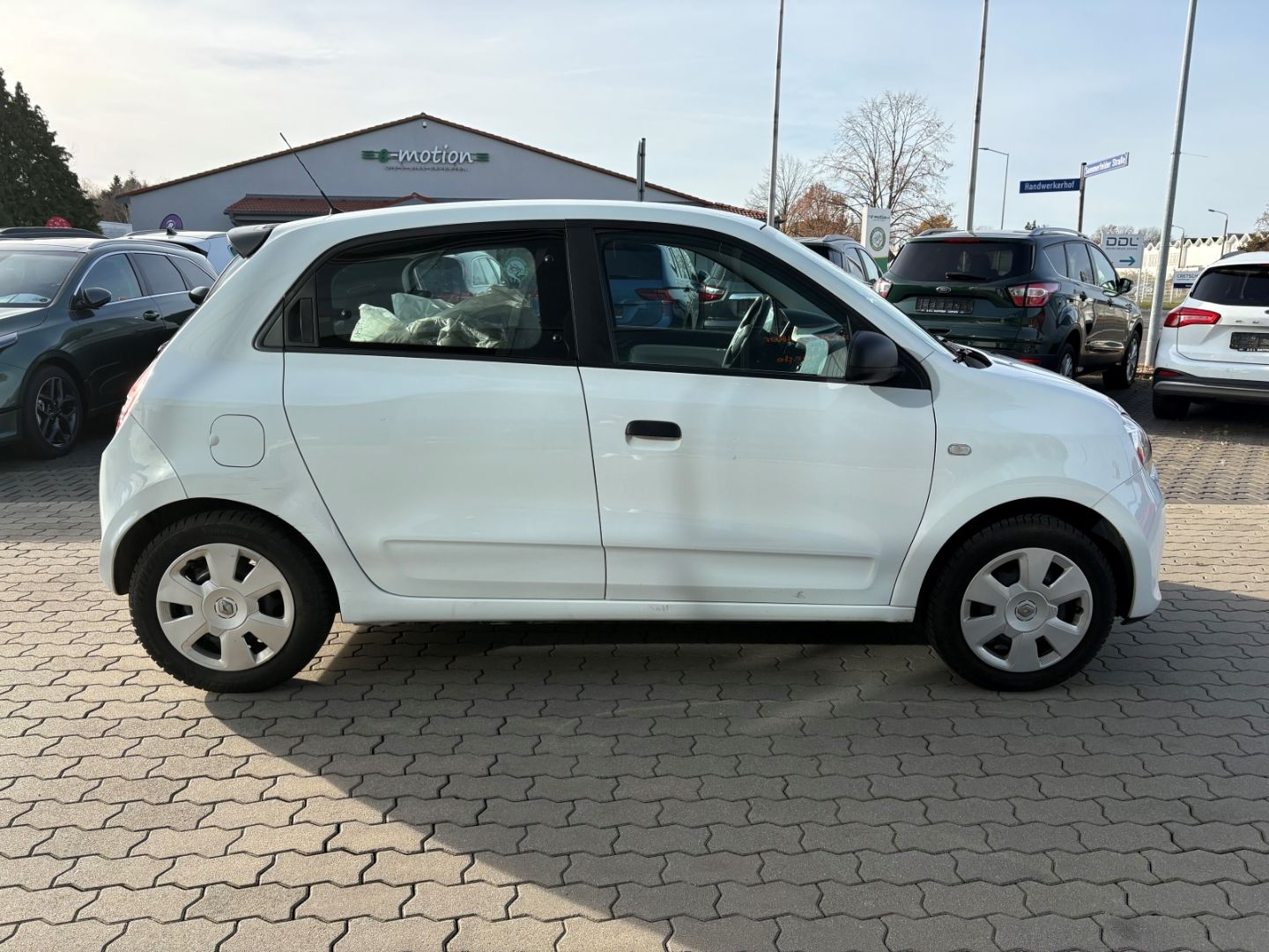 Fahrzeugabbildung Renault Twingo Life Bluetooth Tel.-Vorb. Berganfahrass.