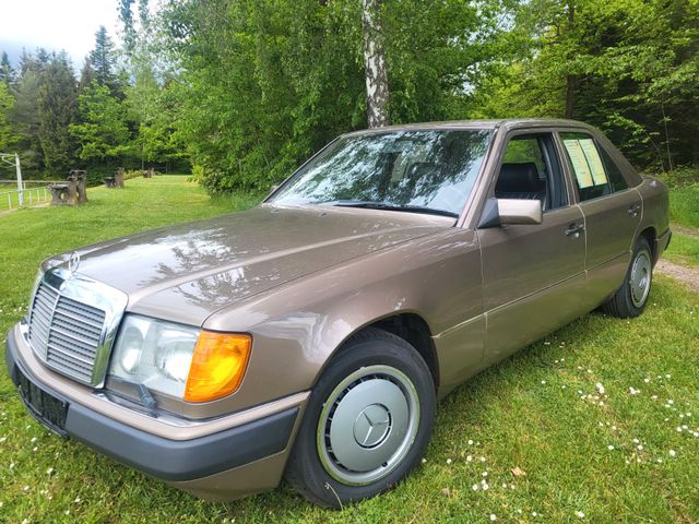 Mercedes-Benz 260e W124°2.Hand°orig. 52.700km°ClassicData2+°