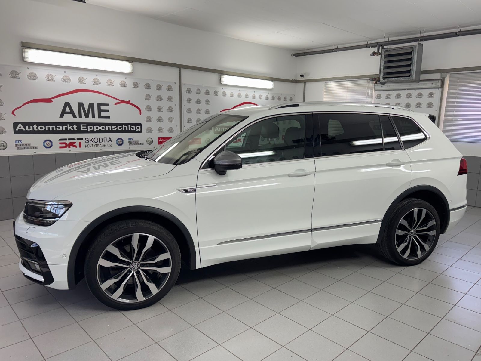 Volkswagen Tiguan Allspace R-Line 4Motion 2.0TSI AHK 360 foto 9