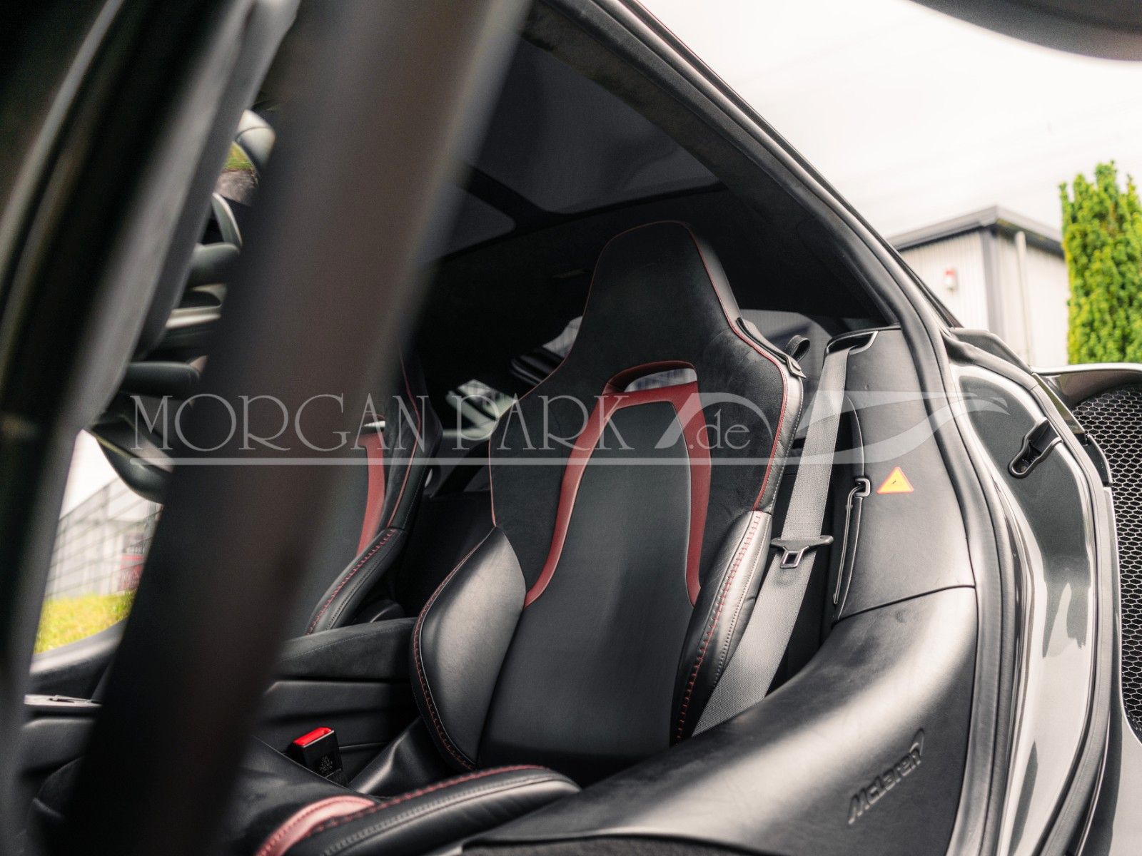 Fahrzeugabbildung McLaren GT *Storm Grey Metallic* + MwSt. + Sportauspuff