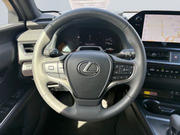 Lexus UX - 12