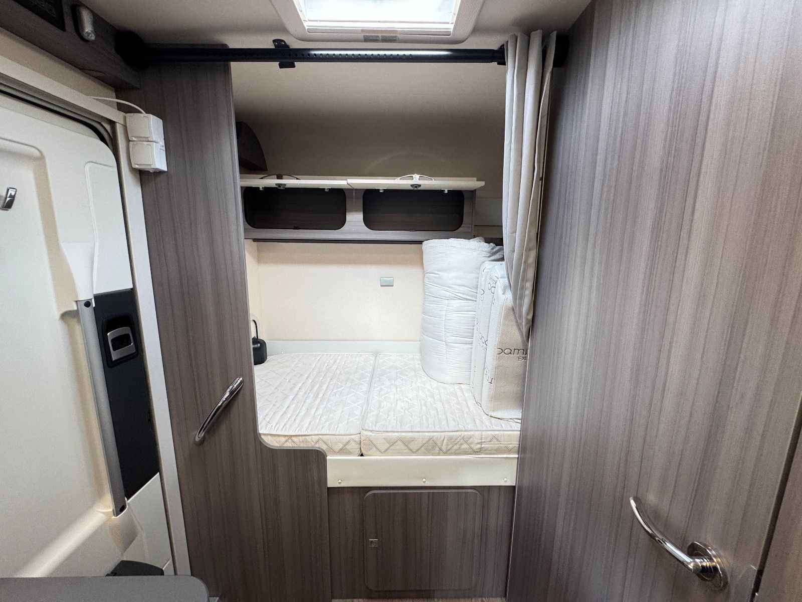 Fahrzeugabbildung Hobby T 65 HKM OPTIMA ON TOUR IC-LINE MAXXAIR BEARLOCK