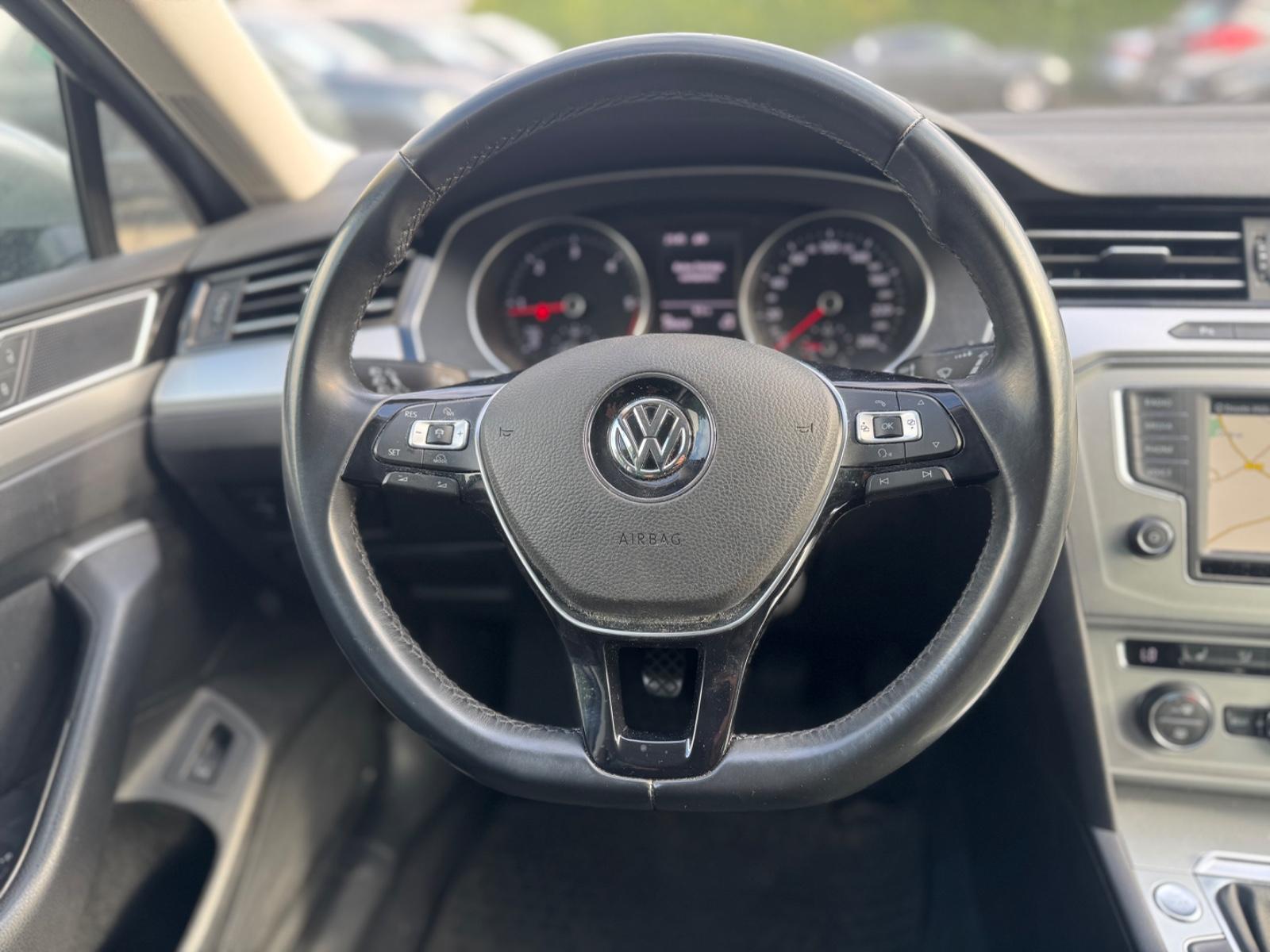 Volkswagen Passat 2015 — photo 21