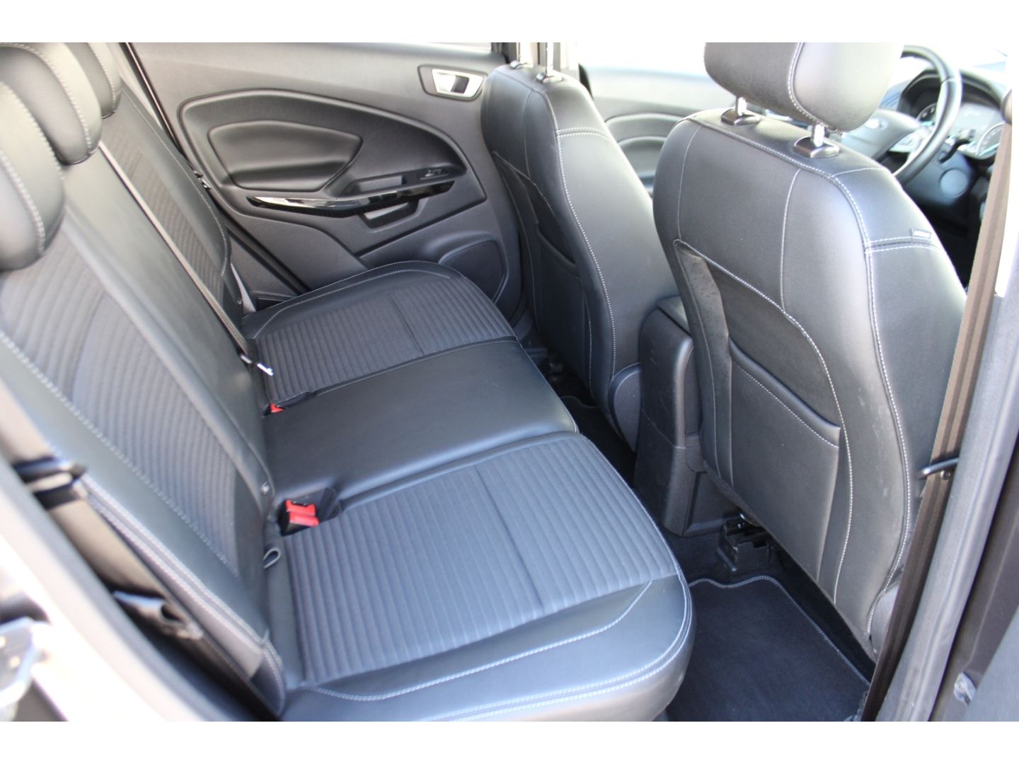 Fahrzeugabbildung Ford EcoSport Titanium WiPa RFK Tempomat  Android Aut