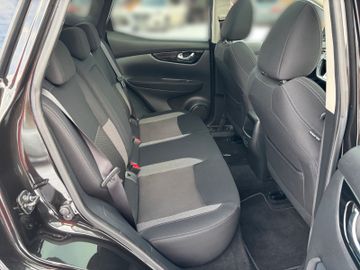 Nissan Qashqai 1,3 Zama AHK Glasdach