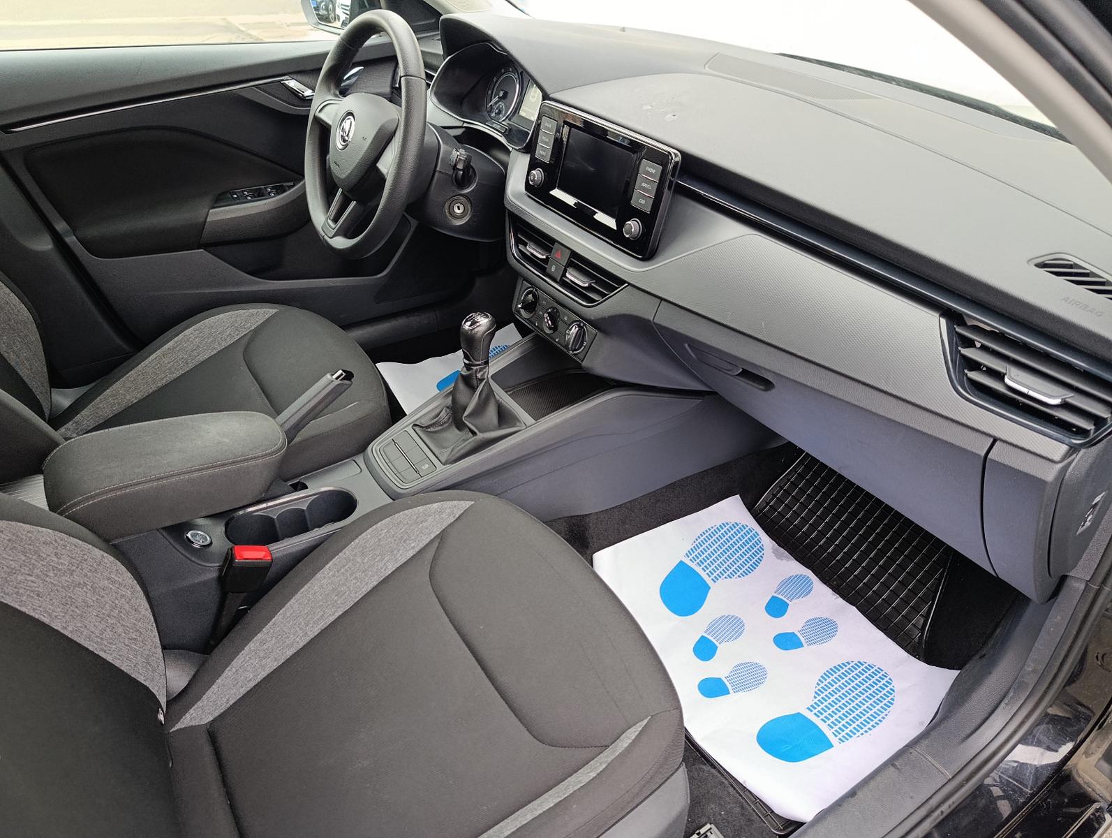 Skoda Scala Active Car Play Tempomat SHZ PDC AHK