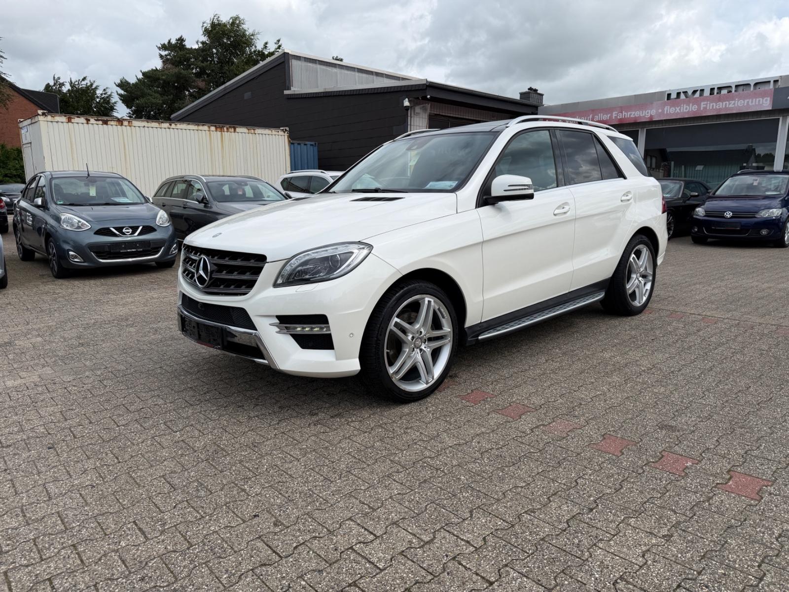 Mercedes-Benz ML 350 BT AMG/SPORT PANO DESIGNO VOLL