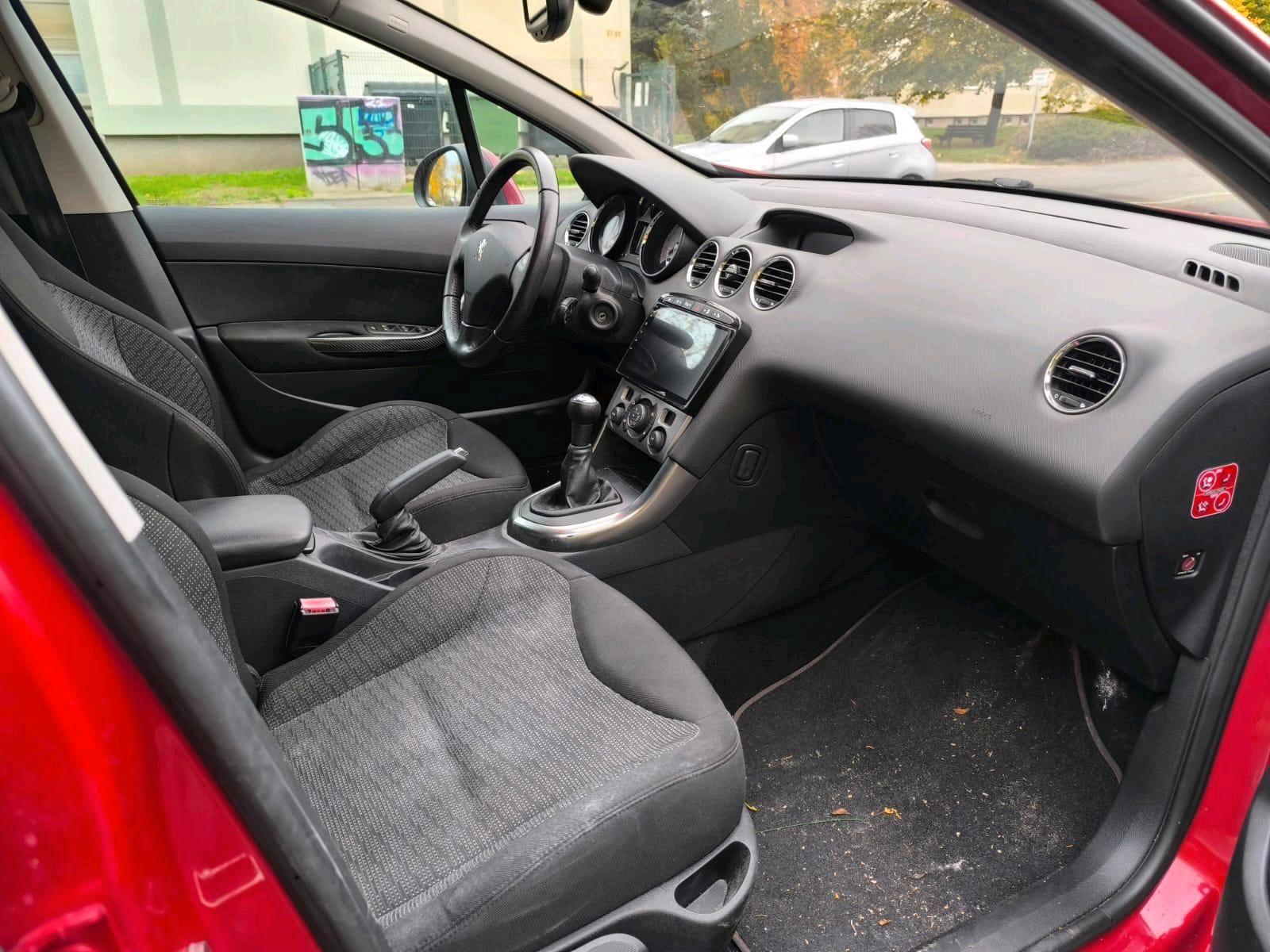 Peugeot 308 2010 — photo 10