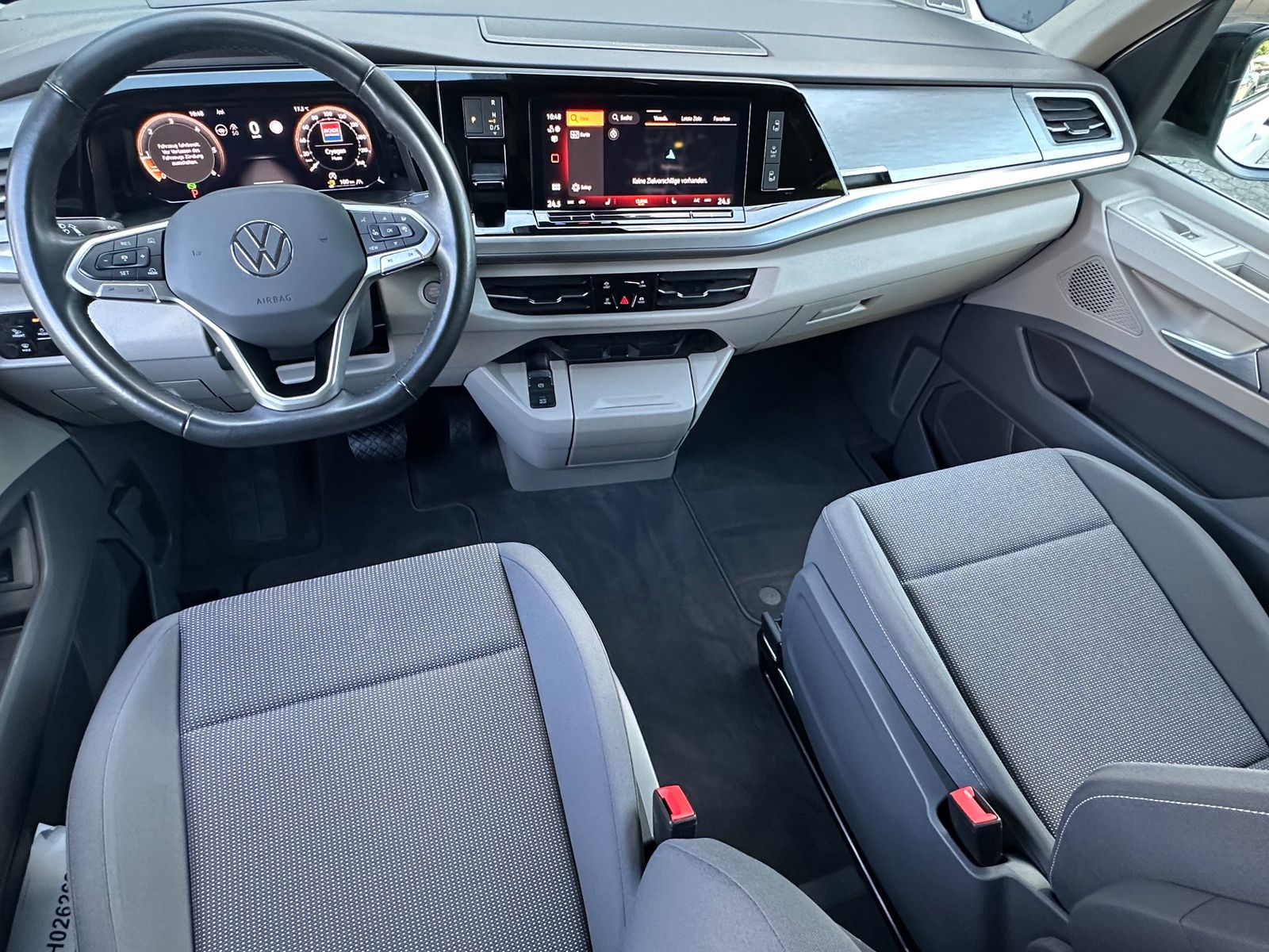 Fahrzeugabbildung Volkswagen T7 Multivan NAV+IQ-LIGHT+AHK+STHZG+ACC+HUD+KAM