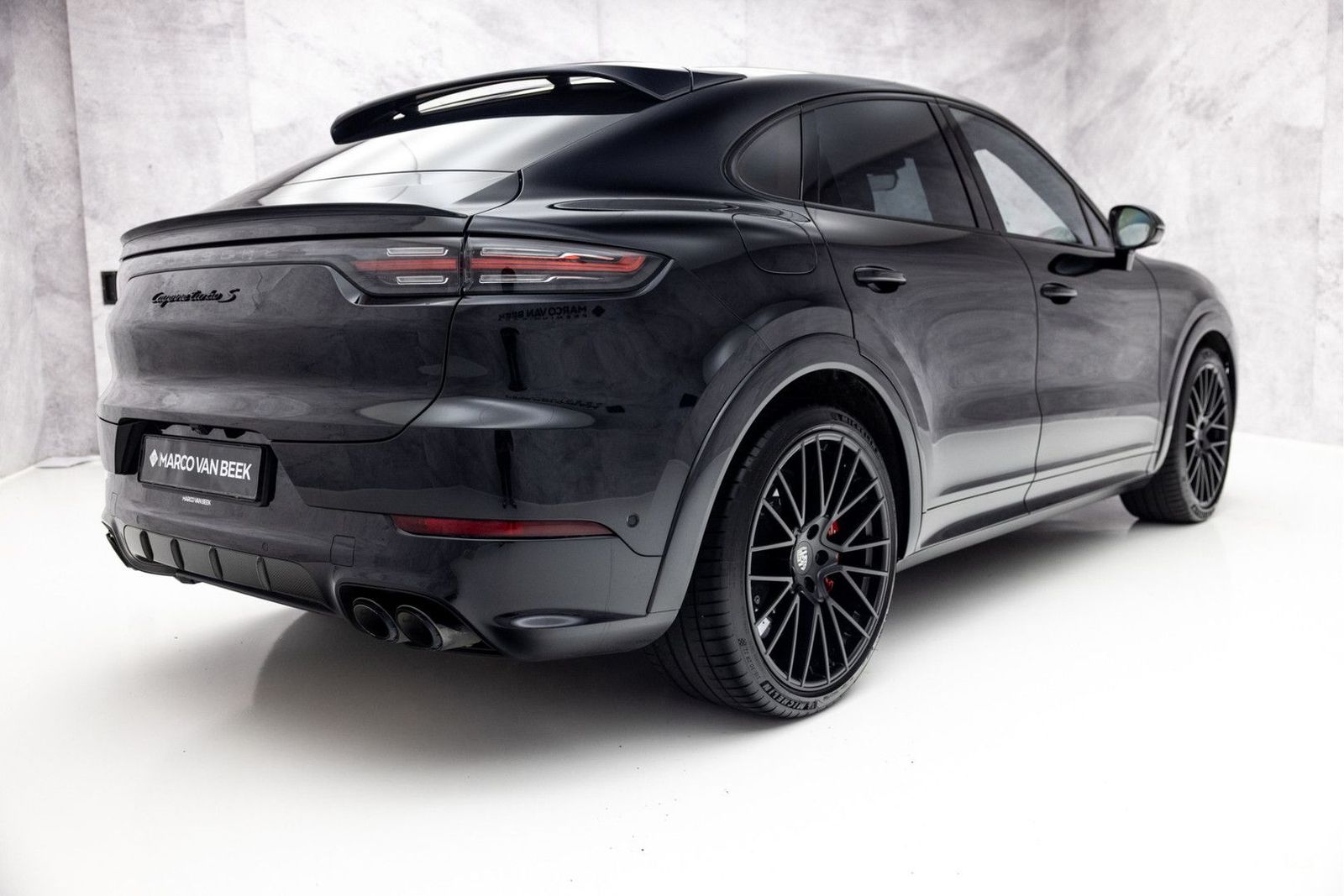 Porsche Cayenne Coupé 4.0 Turbo S E-Hybrid | SportDesign imagem 2
