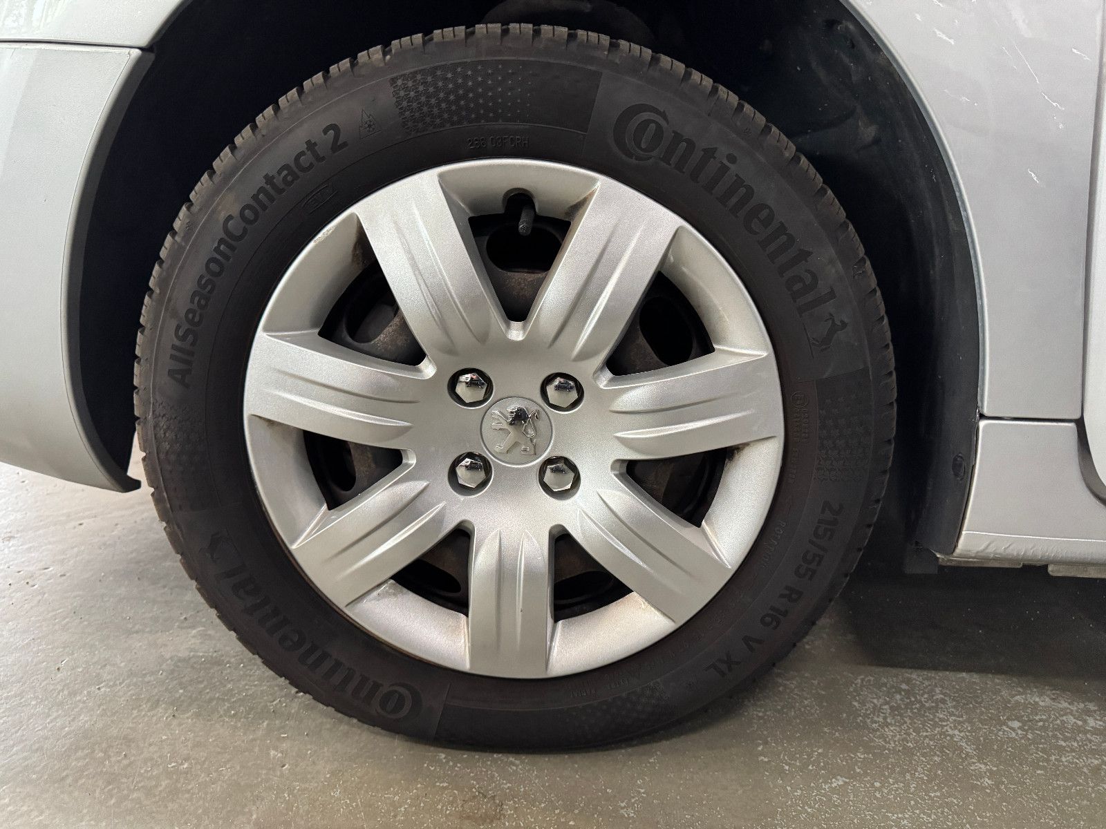 Fahrzeugabbildung Peugeot Partner Tepee 1.6 HDI ALLURE PDC SHZ KLIMA 2HAND